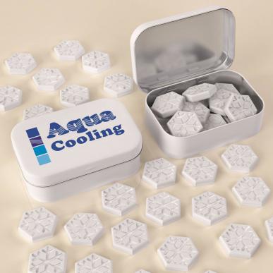 Pepermuntjes bedrukken en stanzen in de vorm van en sneeuwvlokje